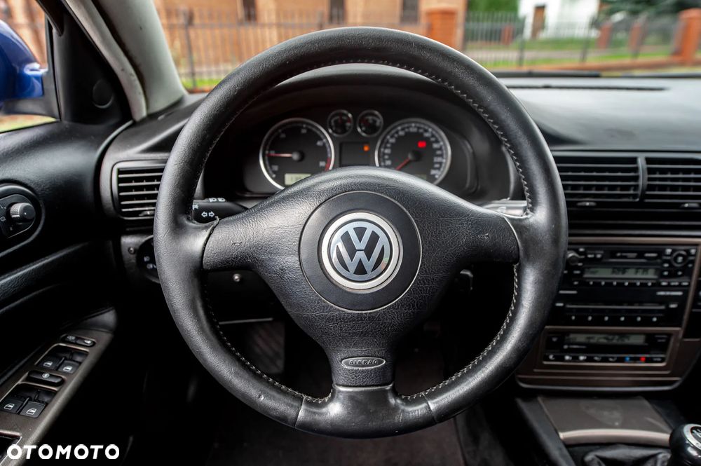 Volkswagen Passat 1.9 TDI 4Mot Highline - 25
