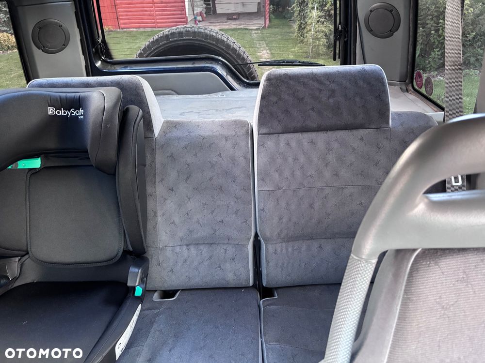 Land Rover Discovery - 12