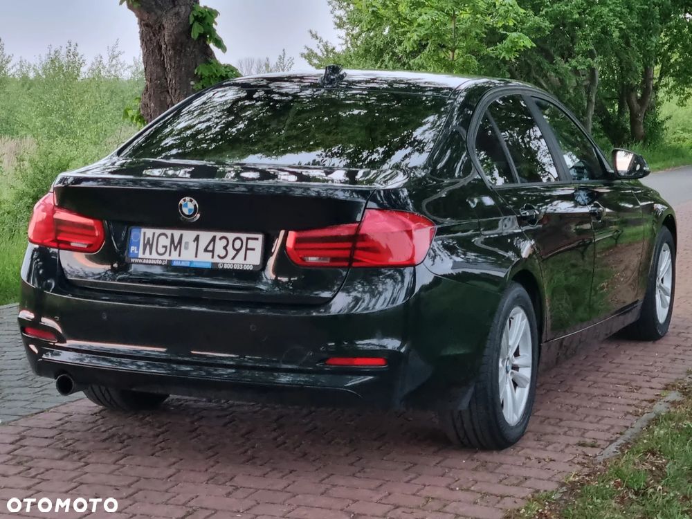 BMW Seria 3 318i Luxury Line - 23