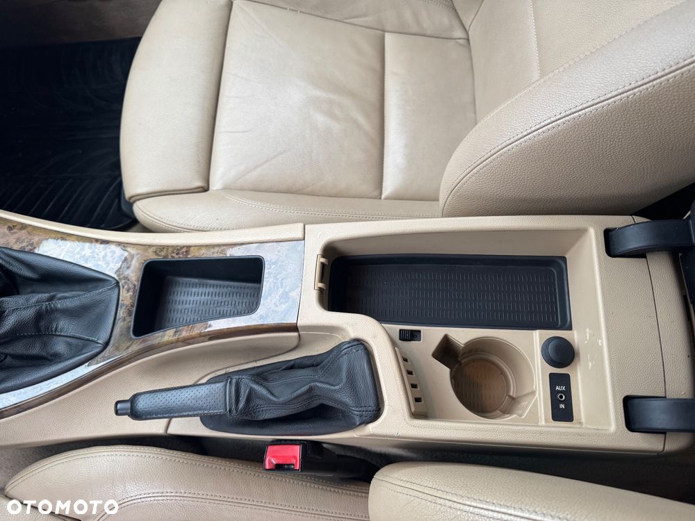 BMW Seria 3 320i Edition Sport - 16