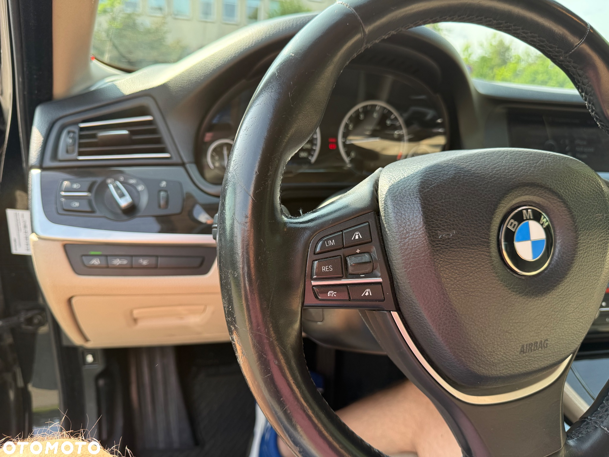 BMW Seria 5 528i xDrive - 23