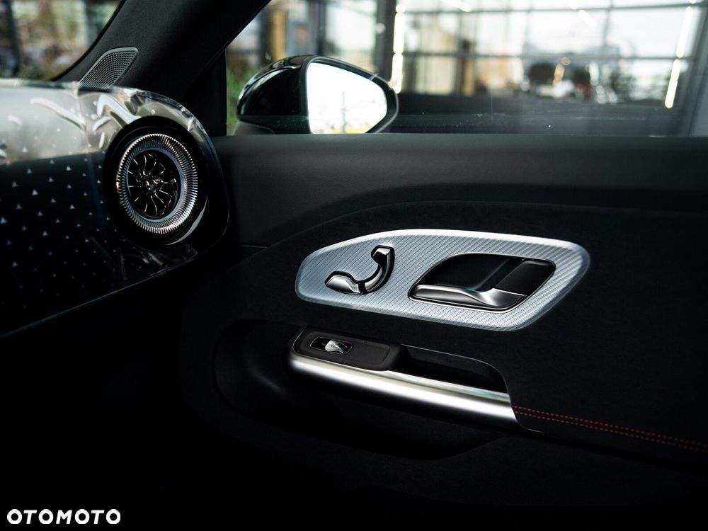 Mercedes-Benz CLA - 23