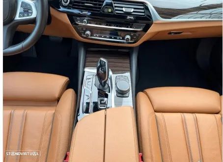 BMW 530 e Line Luxury - 13