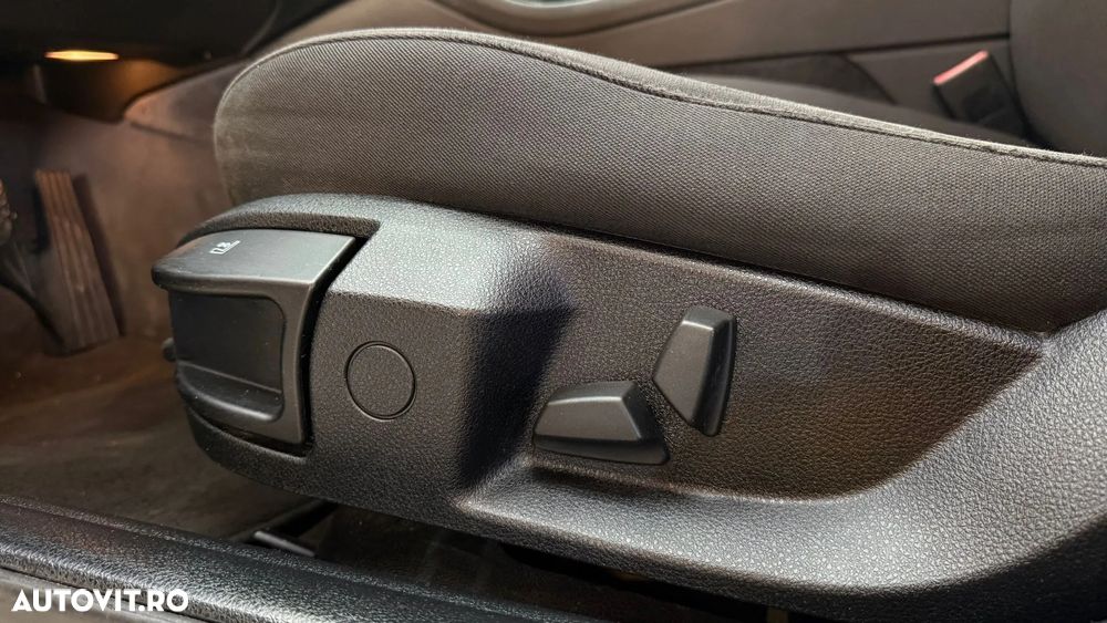 BMW Seria 5 520d - 23