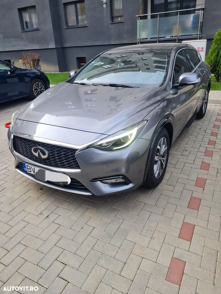 Infiniti Q30 1.6t DCT Premium Tech - 4
