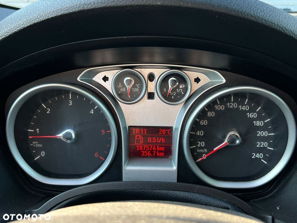 Ford Kuga 2.0 TDCi 4x4 Titanium - 24