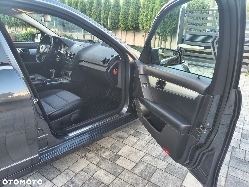 Mercedes-Benz Klasa C 180 Kompressor BlueEFFICIENCY Avantgarde - 23