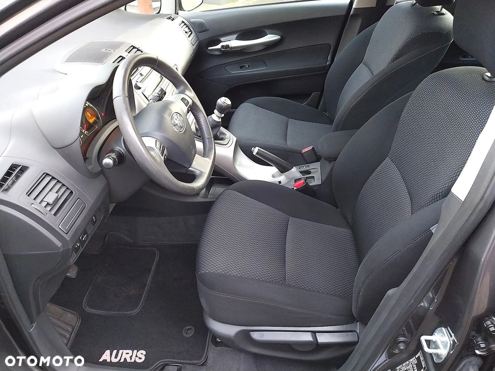 Toyota Auris 1.6 Executive - 5