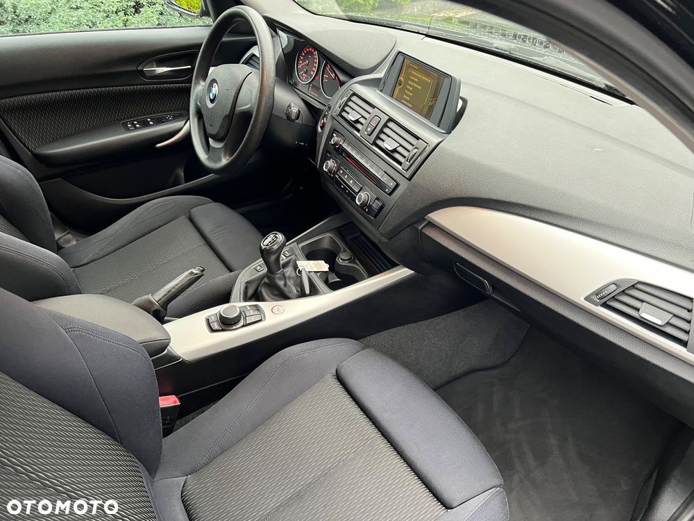 BMW Seria 1 120d xDrive - 16