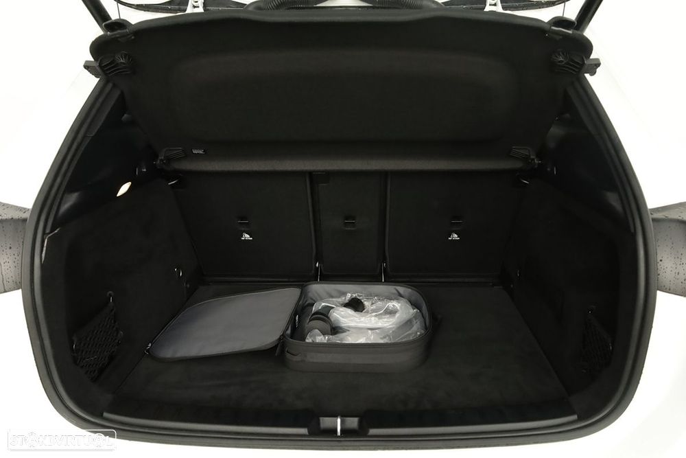 Mercedes-Benz gla-250 e - 24