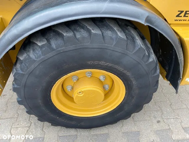 Caterpillar 907M - 12