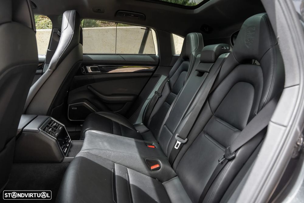 Porsche Panamera Sport Turismo - 11