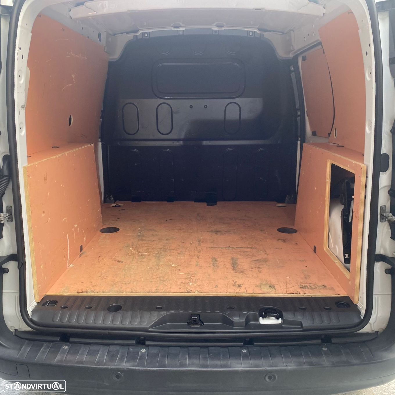 Renault Kangoo 1.5 DCI GPS 3 LUG CX. 6 - 8