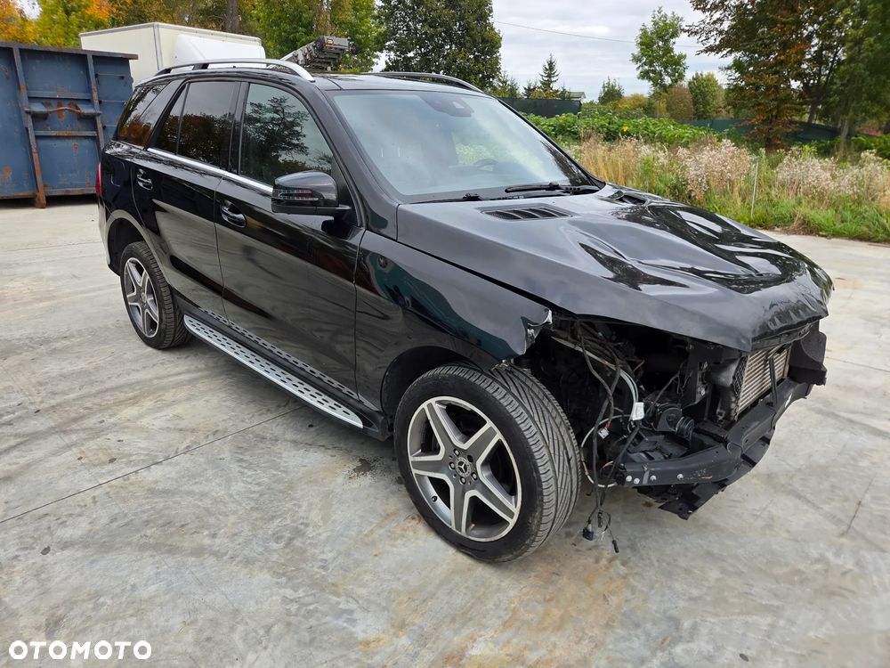 Mercedes-Benz GLE 350 d 4Matic 9G-TRONIC AMG Line - 2