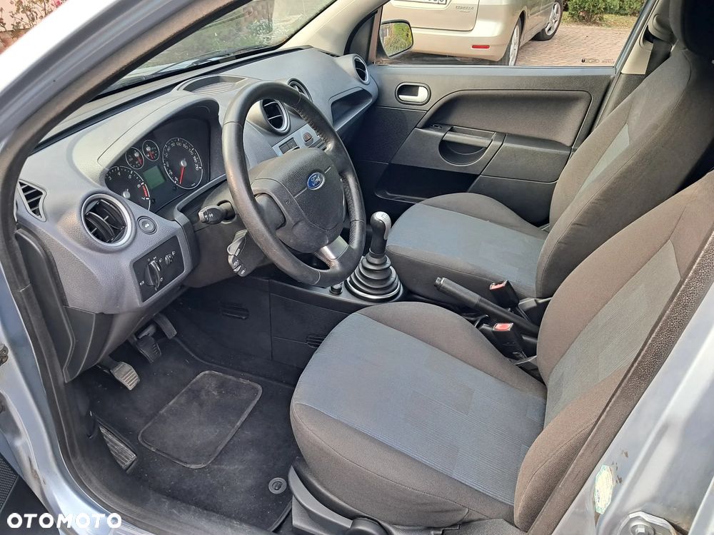 Ford Fiesta - 8