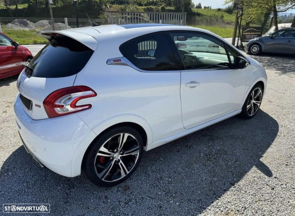 Peugeot 208 GTI 200 THP - 3