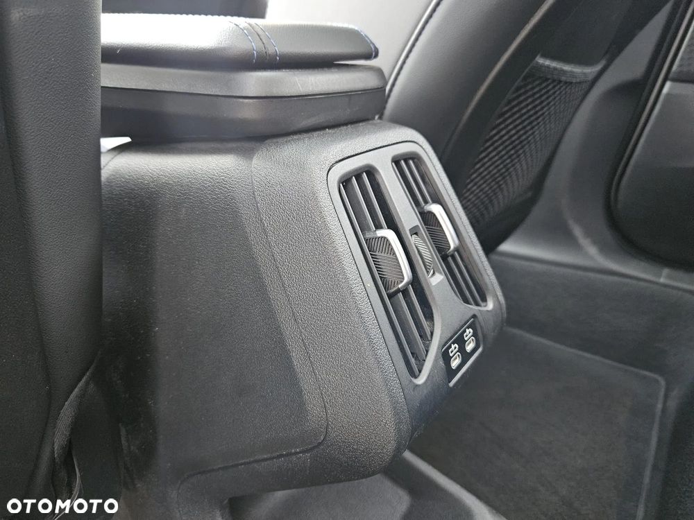 BMW X1 xDrive23i - 18