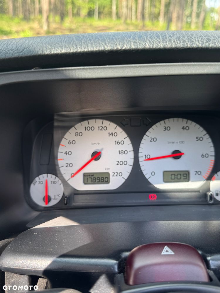 Volkswagen Golf 1.8 CL - 12