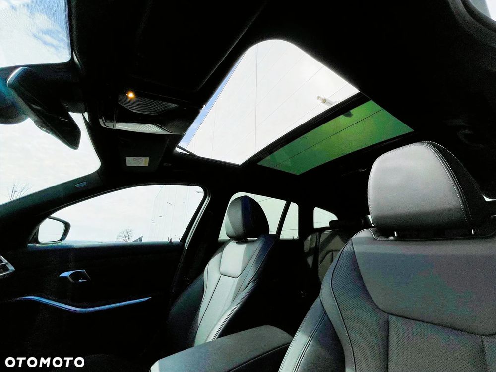 BMW Seria 3 320d xDrive MHEV M Sport sport - 31