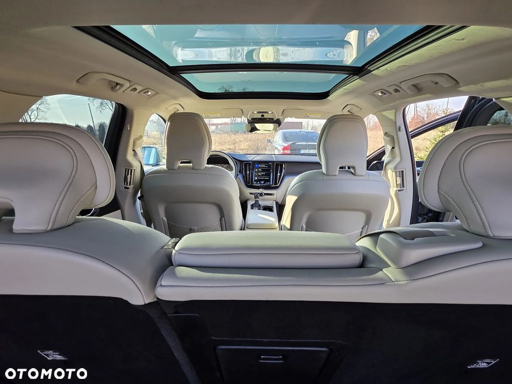 Volvo XC 60 T5 AWD Momentum - 17