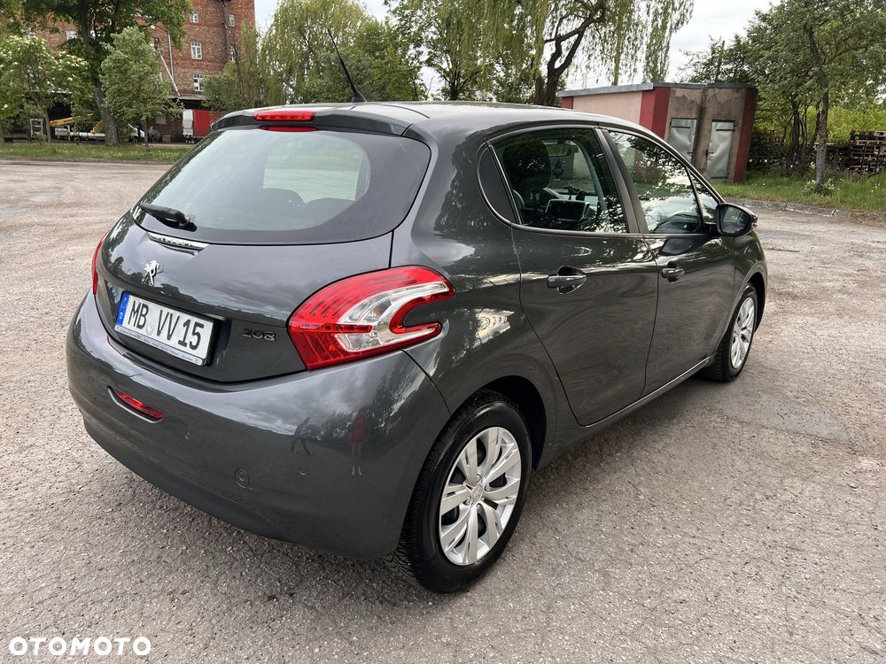 Peugeot 208 - 3
