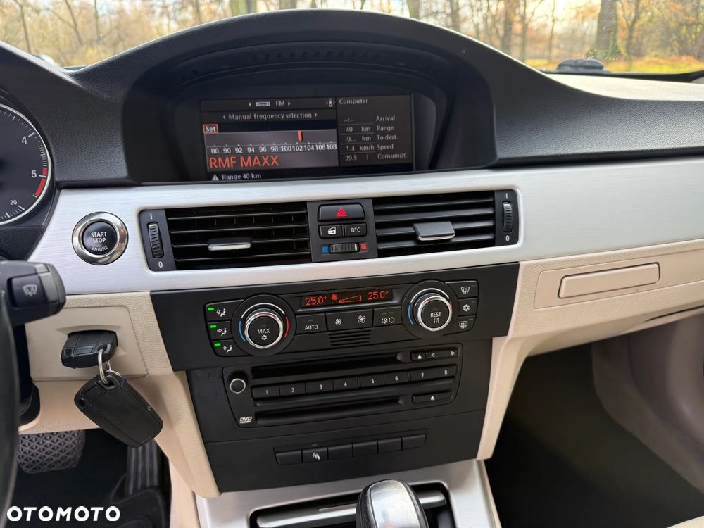 BMW Seria 3 320d xDrive - 21