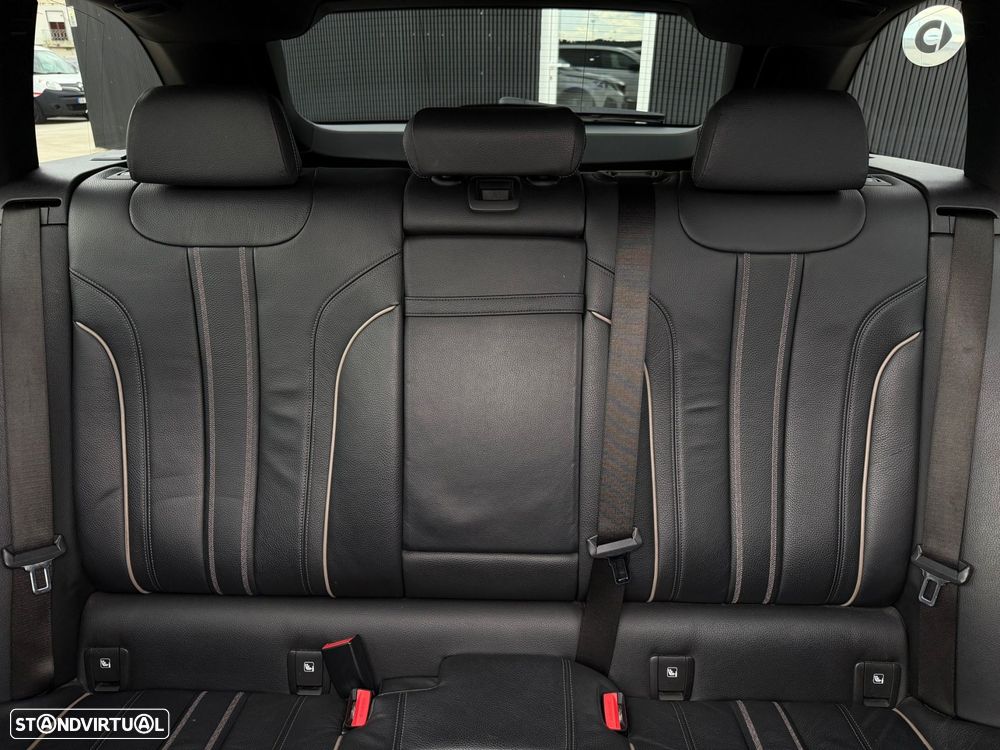 BMW 520 d Pack Desportivo M Auto - 14