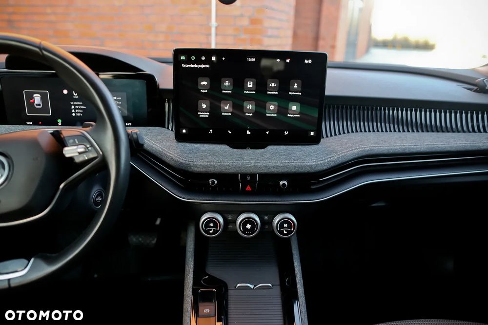 Skoda Superb 2.0 TDI SCR Selection DSG - 24