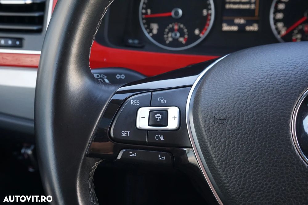 Volkswagen Multivan - 24