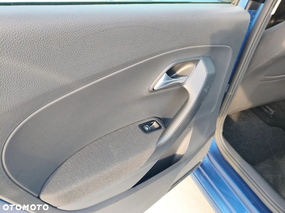 Volkswagen Polo 1.0 (Blue Motion Technology) Comfortline - 23