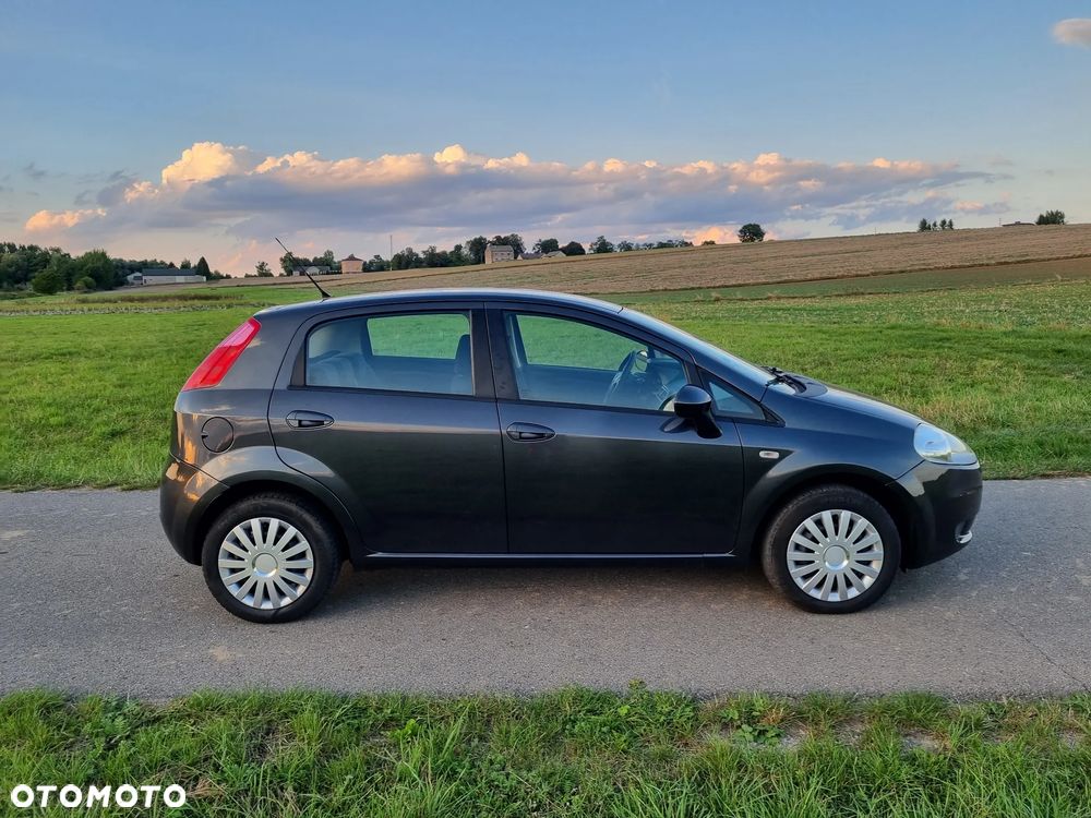 Fiat Punto 1.4 Young - 9