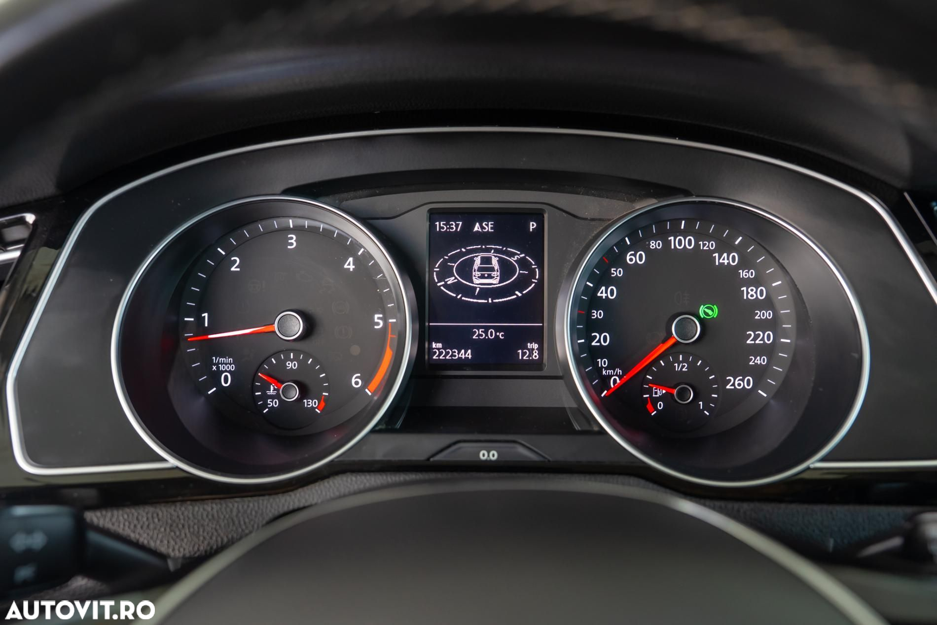 Volkswagen Passat - 14