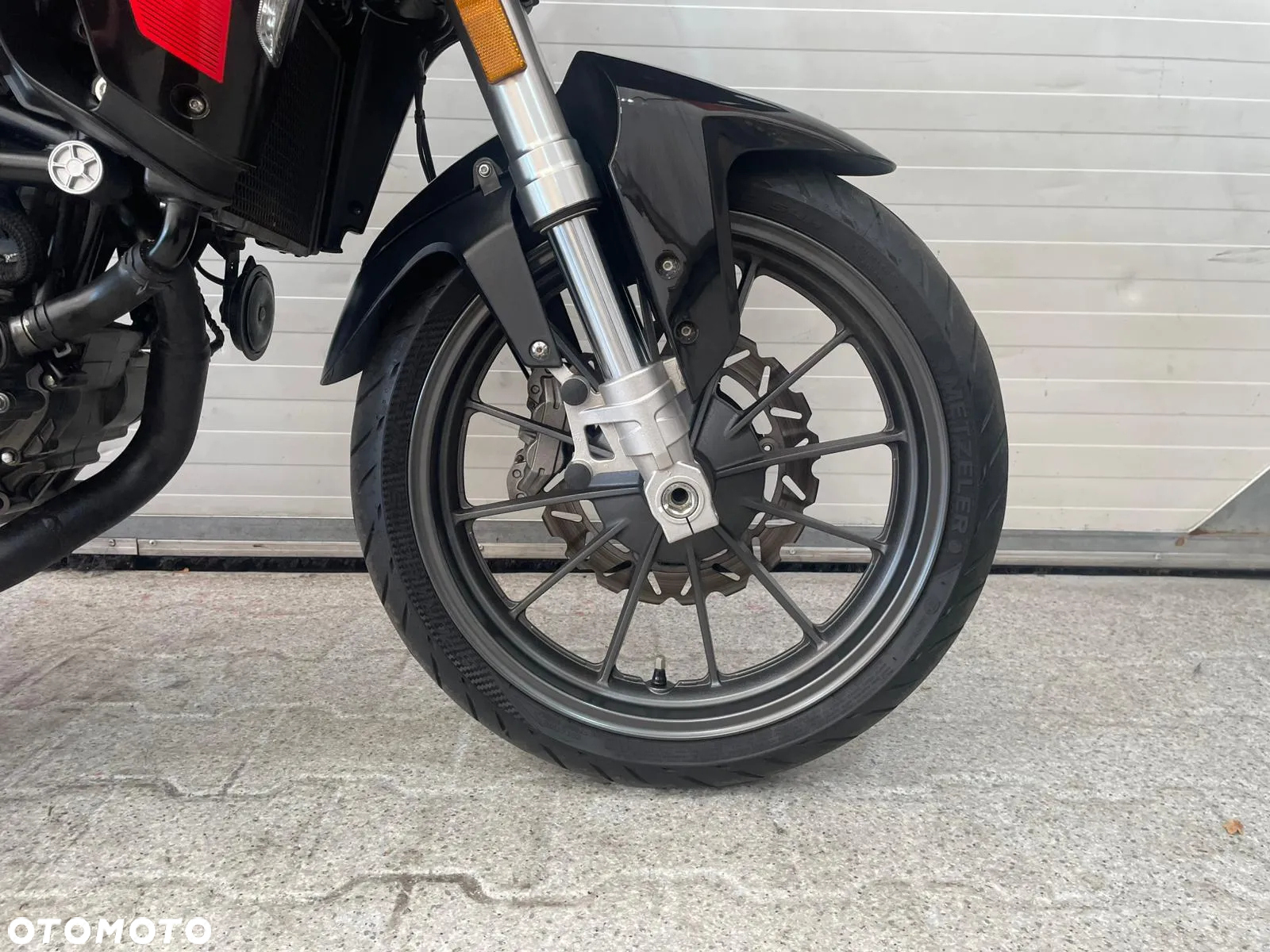Benelli TRK 251 - 23