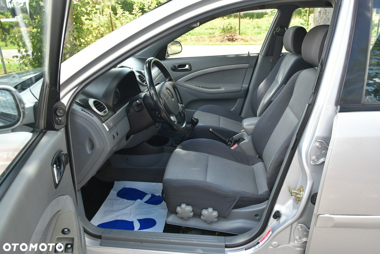 Chevrolet Nubira 1.8 Kombi CDX - 9