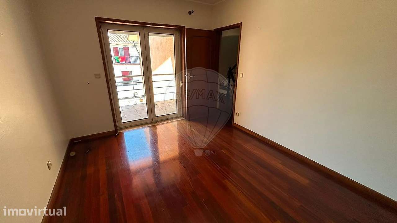Moradia T4 para arrendamento - Grande imagem: 2/8