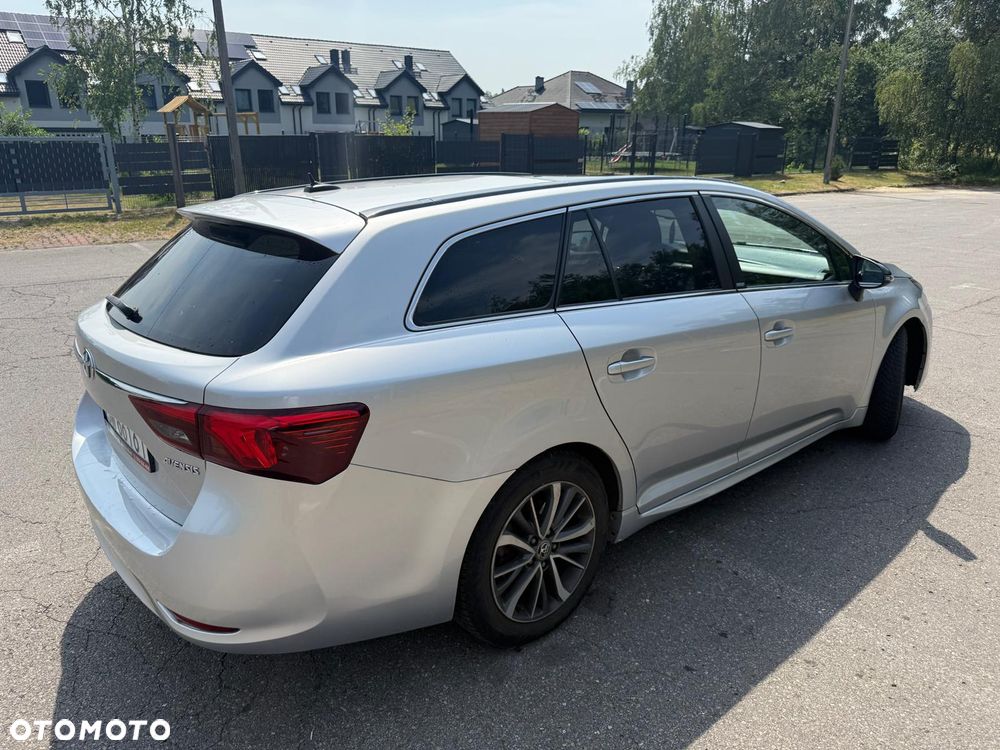 Toyota Avensis 1.8 Prestige MS - 9