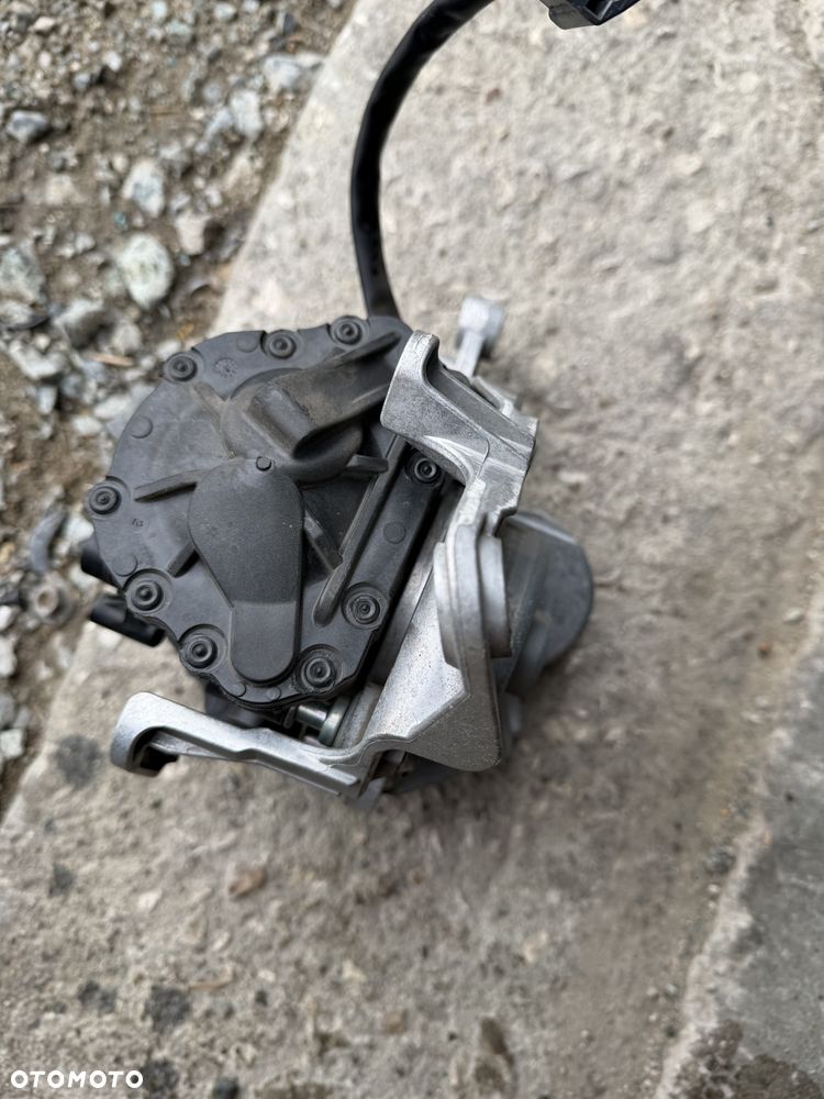 Pompa vacum Ford Mondeo MK5 - 2