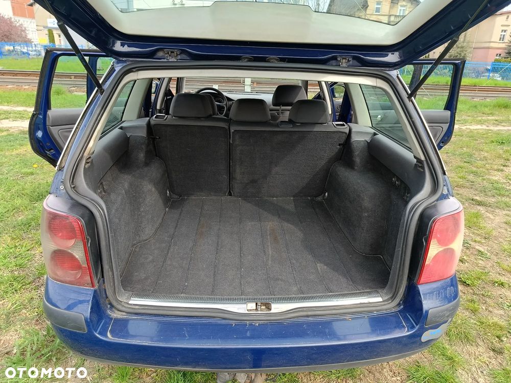 Volkswagen Passat 1.9 TDI Comfortline - 11