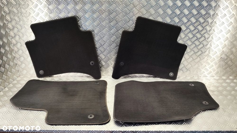 VW TOUAREG 7L 03-09R WYCIERACZKI DYWANIKI WELUROWE CZARNE KOMPLET PRZOD TYL 7L6862477 ORYGINAL - 1
