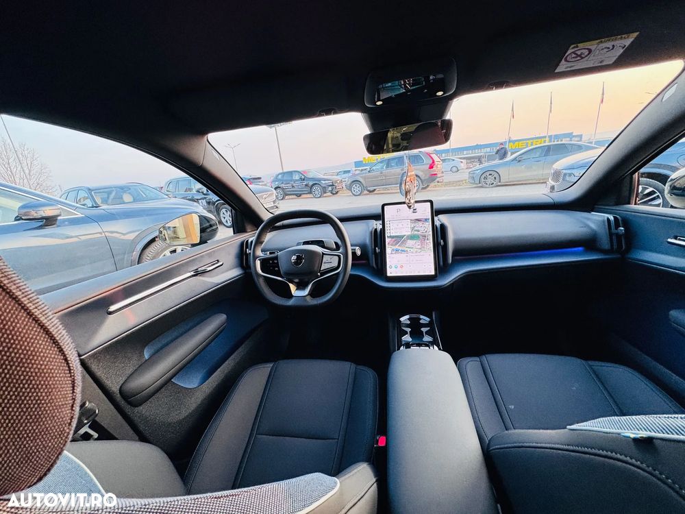 Volvo EX30 Single Motor Plus - 17