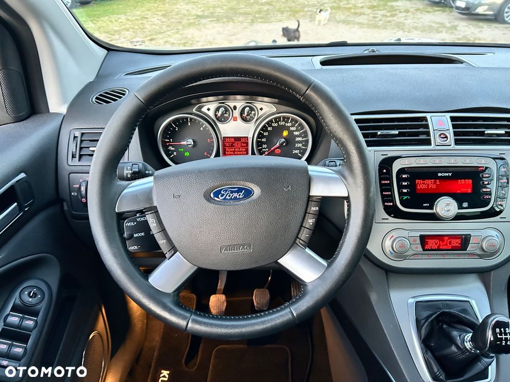 Ford Kuga 2.0 TDCi 2x4 Titanium - 15