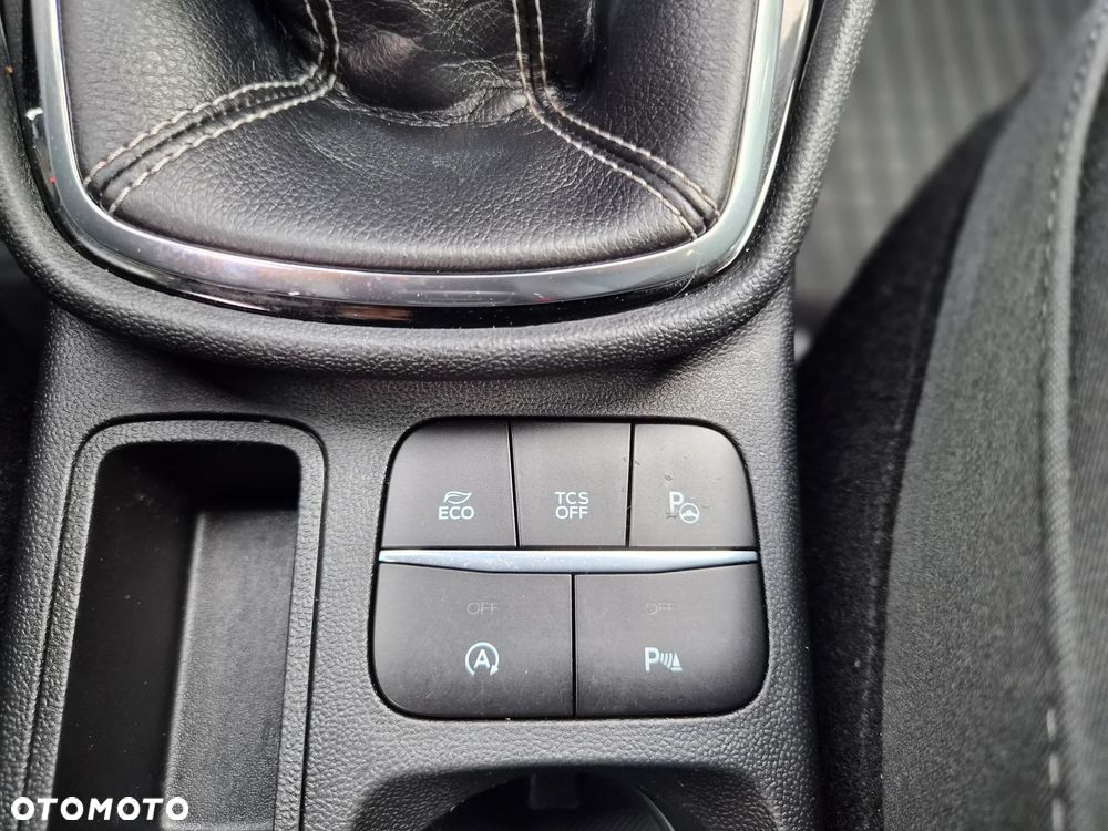 Ford Fiesta 1.0 EcoBoost S&S TITANIUM - 16