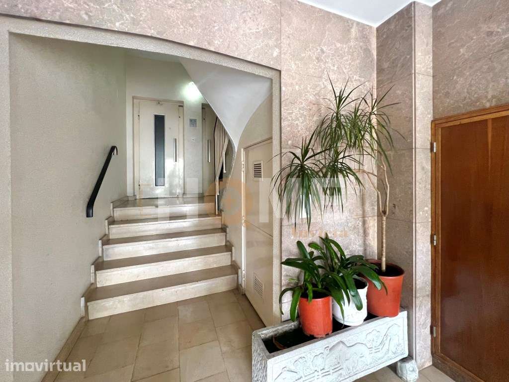 Apartamento T3+1, com varanda à Av. Fernão de Magalhães- Bonfim- Porto - Grande imagem: 3/60