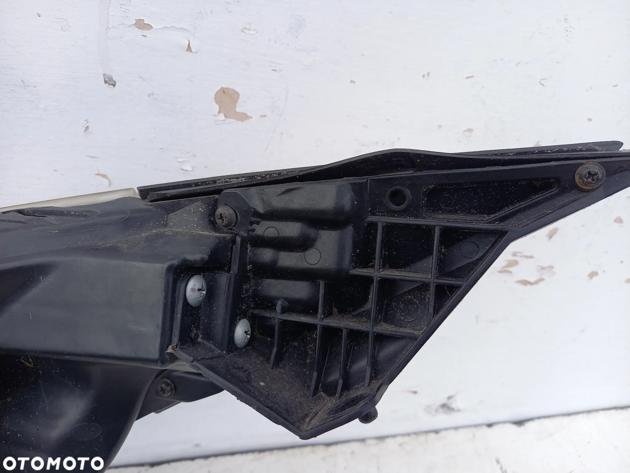 Lampa prawy przód Chevrolet Spartk III 3 EU - 9
