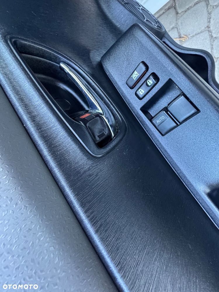 Toyota Yaris - 32