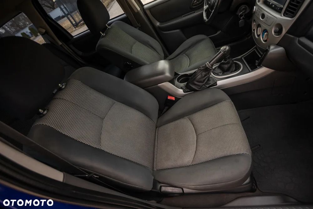 Mazda Tribute 4x4 Adventure Comfort - 33