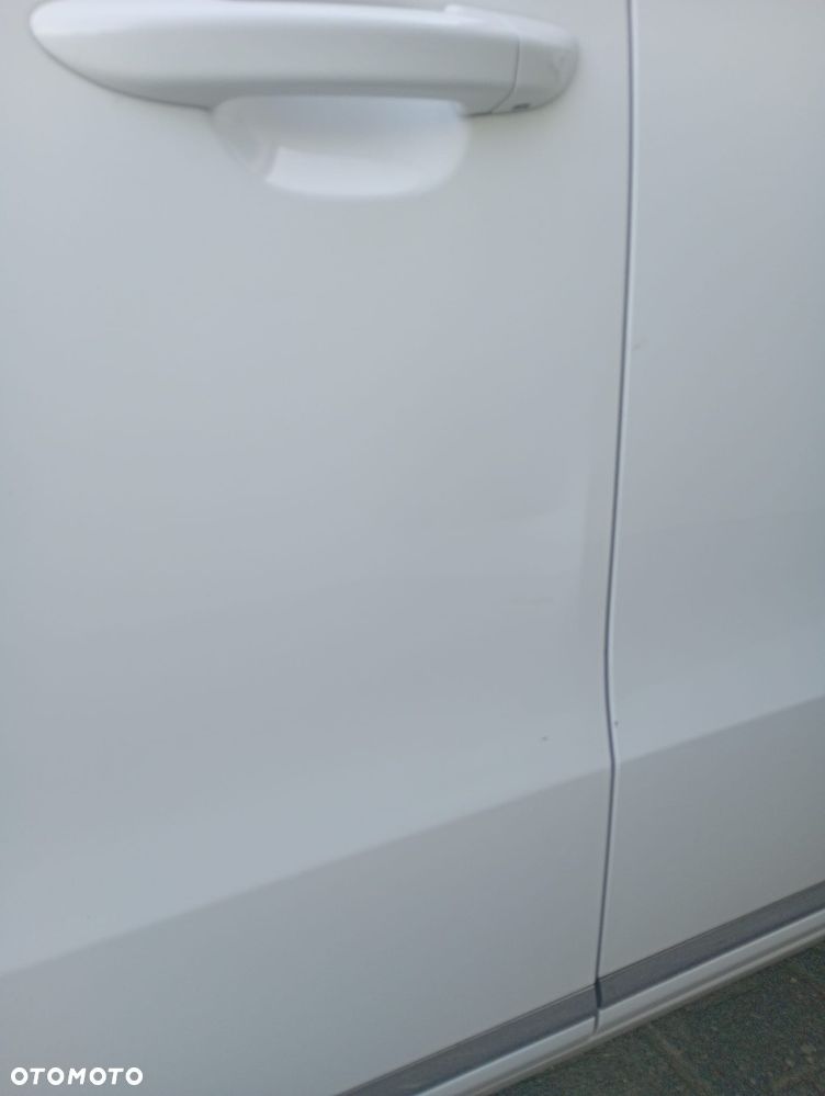 Volkswagen Passat - 4