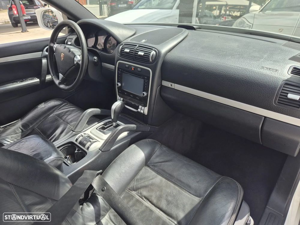Porsche Cayenne Tiptronic - 12