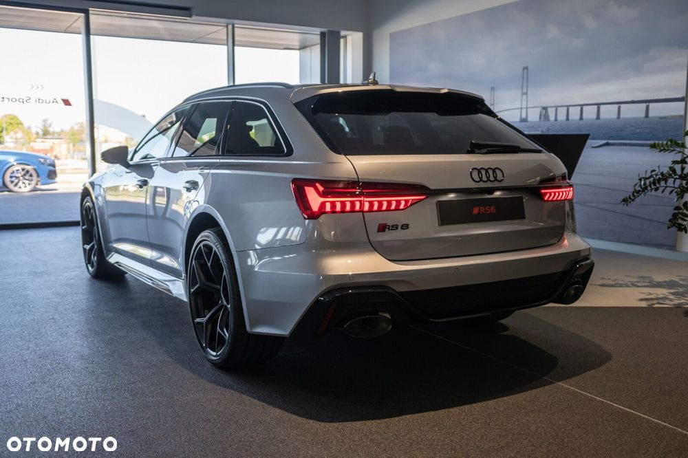 Audi RS6 Avant - 3