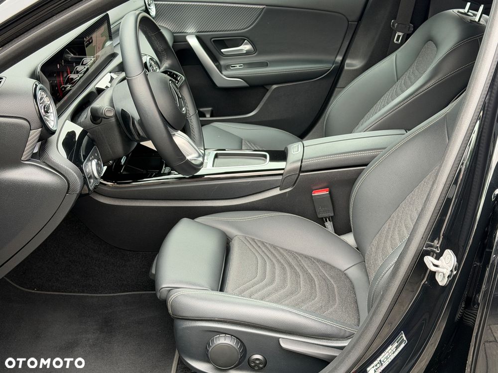 Mercedes-Benz Klasa A 200 7G-DCT Special Edition - 7